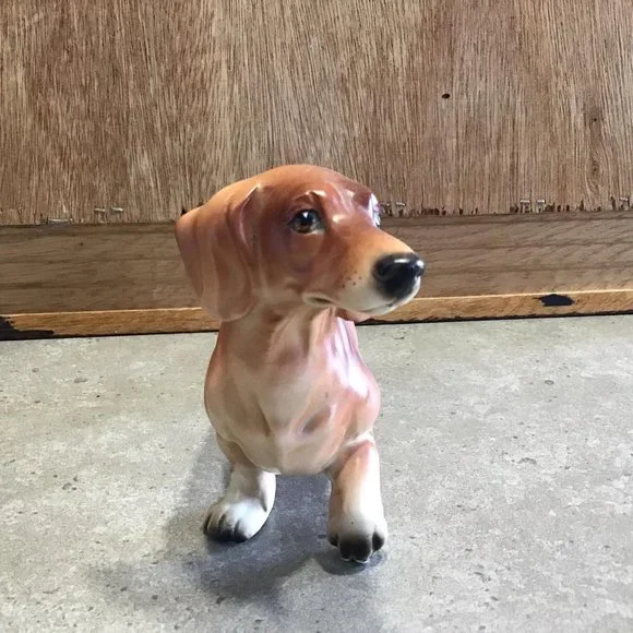 Adorable Dachshund Porcelain Dog Figurine. Made in Japan - Picture 5 of 9